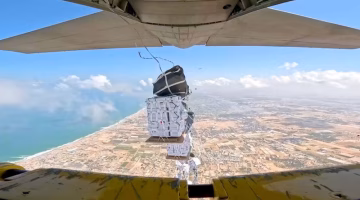 إنزال جوي جديد للمساعدات الإنسانية في غزة.. تعرف على تفاصيل العملية الآن