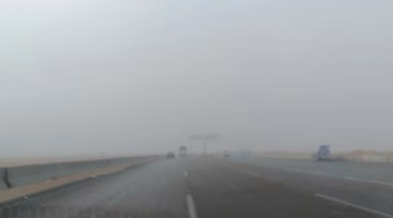 اضطرابات جوية تشمل شبورة ورياح تؤثر على الملاحة.. ماذا عن طقس اليوم؟