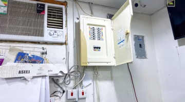 اقتحام كهرباء مسجد في القويعية لتشغيل ثلاجات ومكيفات.. تعرف على التفاصيل المروعة