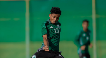 <p>المنتخب السعودي تحت 19 عامًا يفتتح كأس الخليج بمواجهة اليمن</p>
<hr />
<p><strong>الصياغة الجديدة:</strong></p>
<p><strong>انطلاق مشوق..</strong> البطولة الخليجية تحت 19 عامًا تبدأ بمواجهة المنتخب السعودي أمام اليمن في افتتاح ناري.</p>