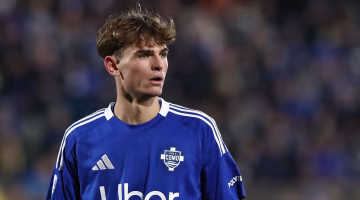 توتنهام يبدأ مفاوضاته للتعاقد مع نيكو باز.. هل تتم الصفقة قريباً؟