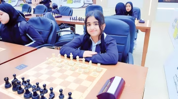 «قصايد الشحي» تتصدر المشهد كوزيرة بارزة في لعبة الشطرنج