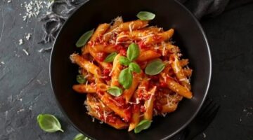 وصفة سريعة.. اجعل مكرونة ايطالية بالصلصة تعد تحفة في دقائق قليلة
